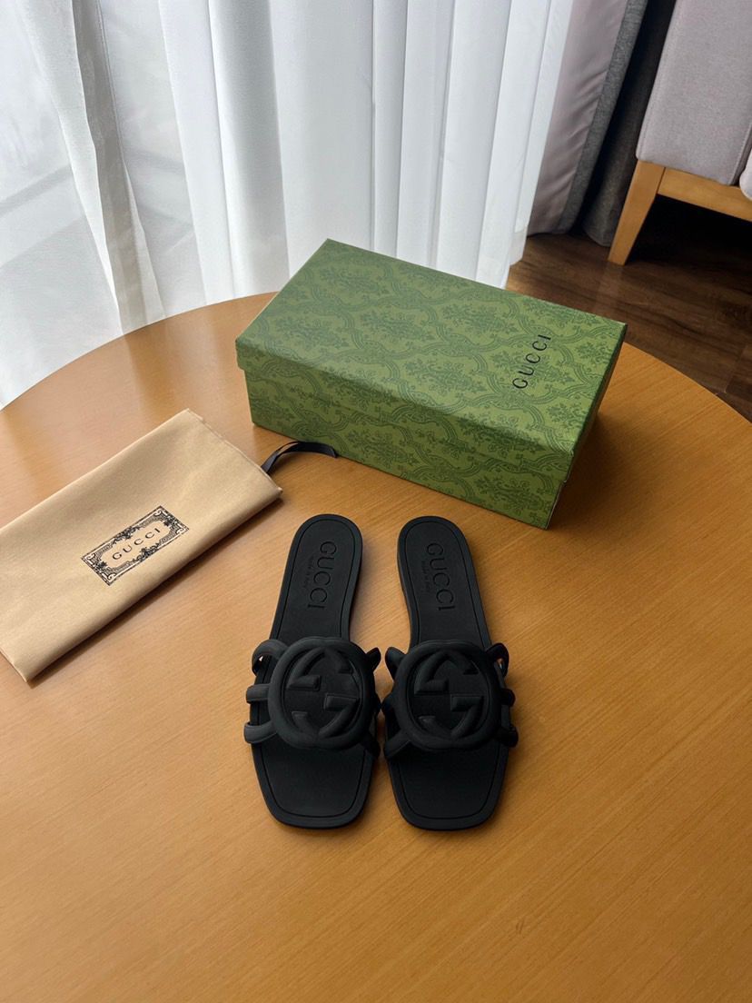 Gucci Interlocking G Slide Sandals