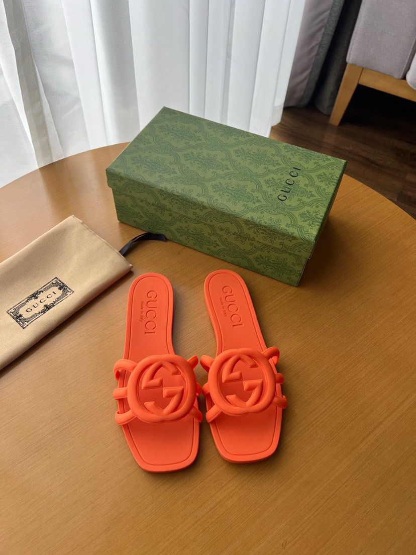 Gucci Interlocking G Slide Sandals