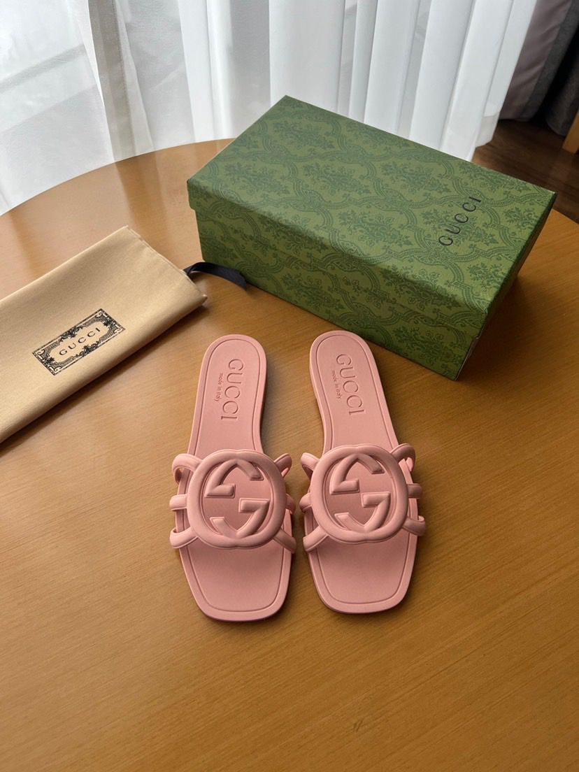 Gucci Interlocking G Slide Sandals