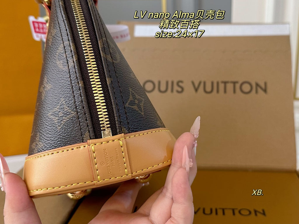 Découvrez le sac à coque nano Alma de Louis Vuitton