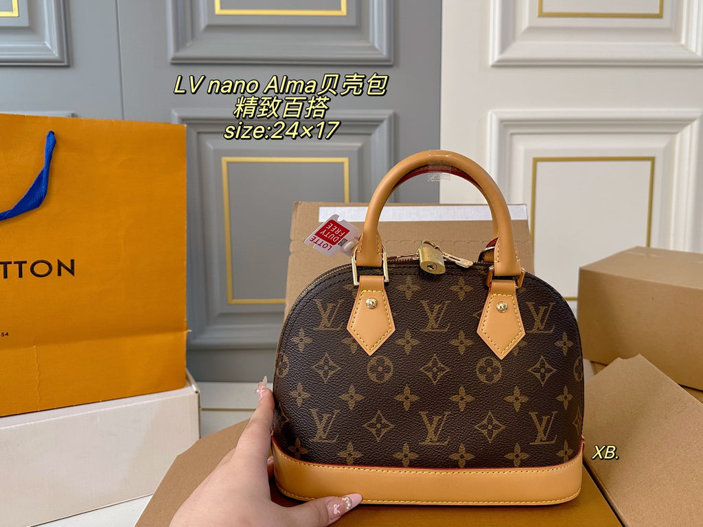 Découvrez le sac à coque nano Alma de Louis Vuitton