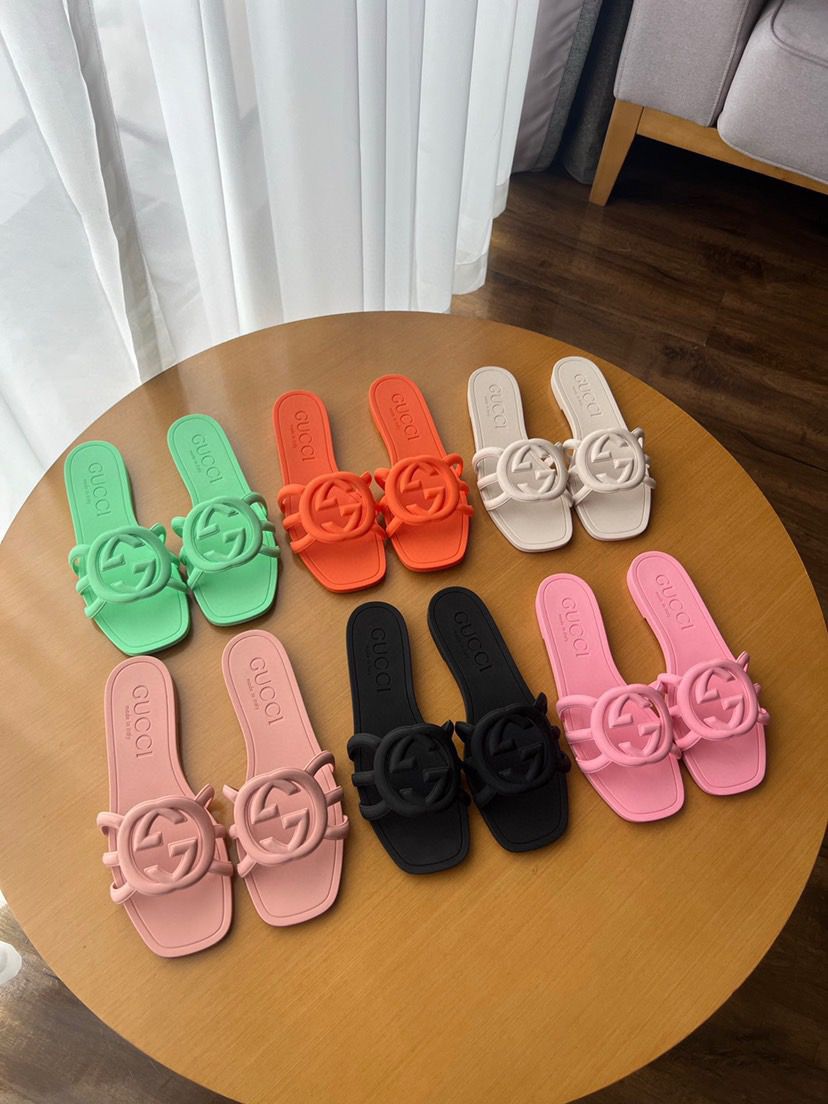 Gucci Interlocking G Slide Sandals
