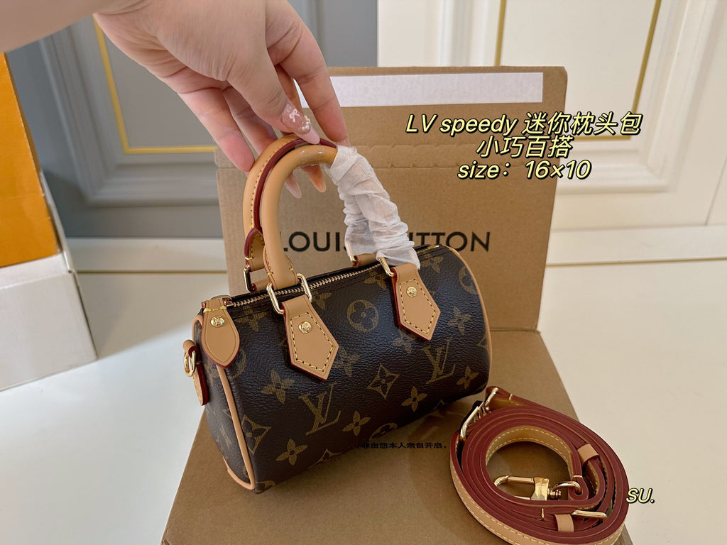 Découvrez le mini sac d'oreiller Louis Vuitton Speedy Nano