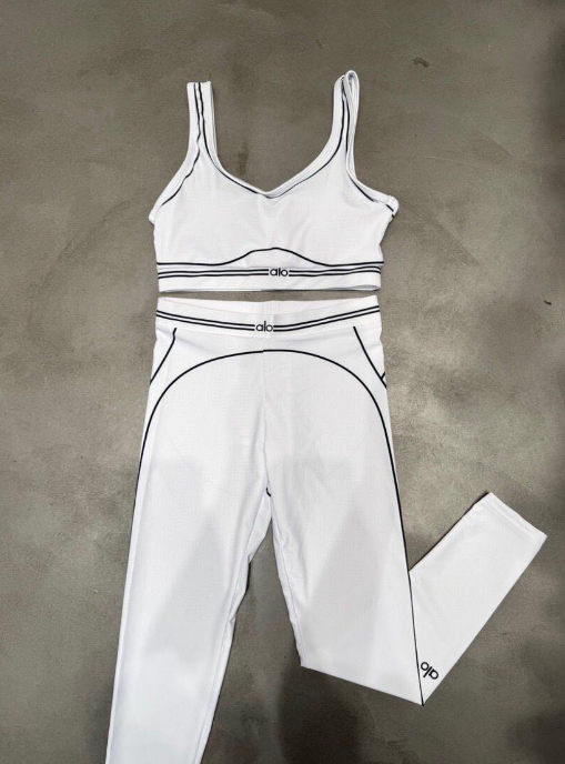 Ensemble sportif Alo – Confort & élégance