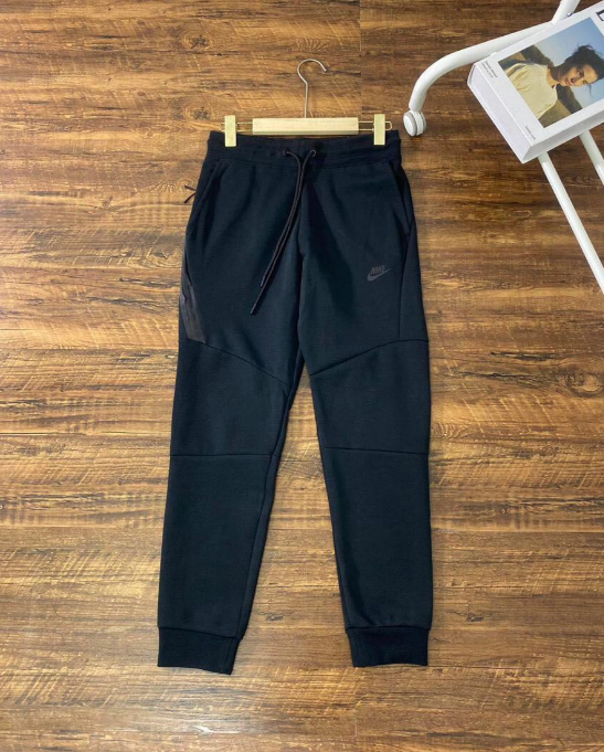 Ensemble Nike Tech – Style sportif iconique