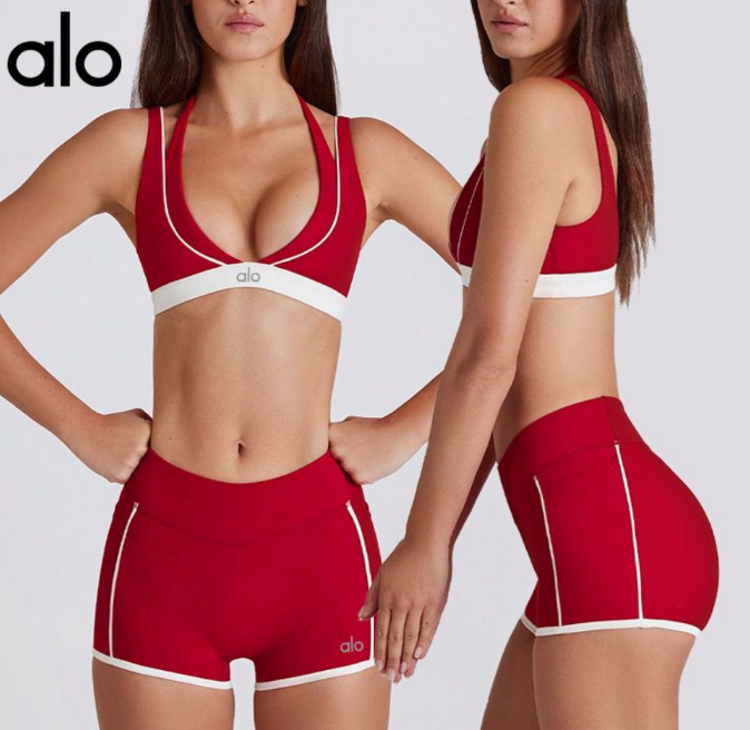 Ensemble Alo Yoga Sport Bra & Biker Short Set