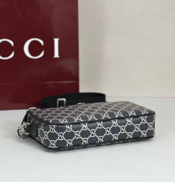 Gucci GG Supreme Messenger Bag