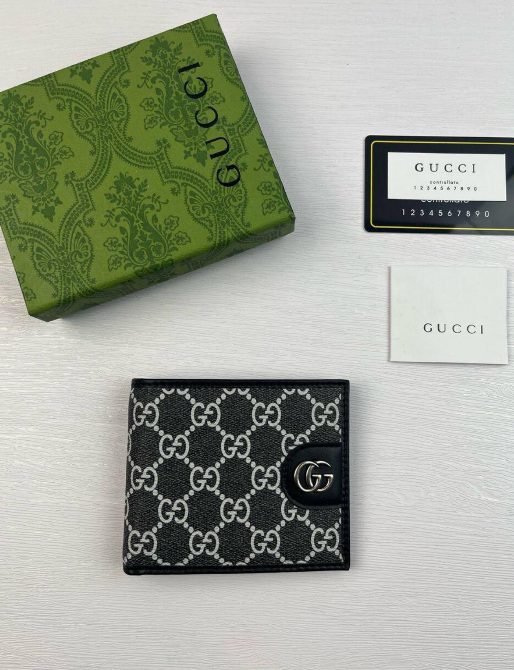 Gucci GG Supreme Wallet