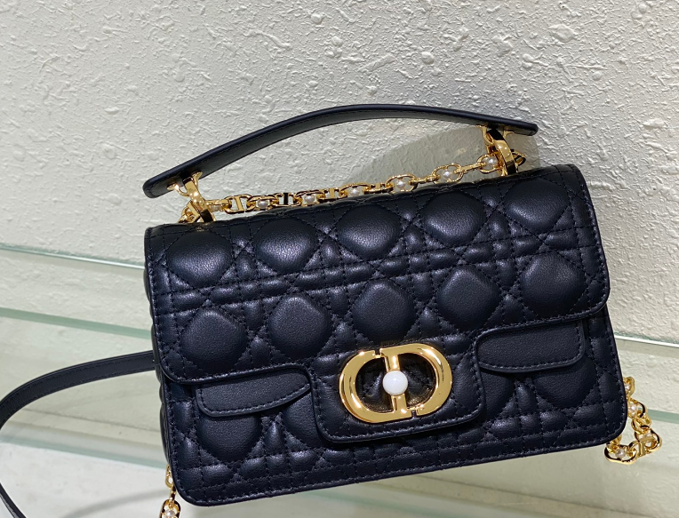 Sac Dior Caro Cannage avec chaîne dorée