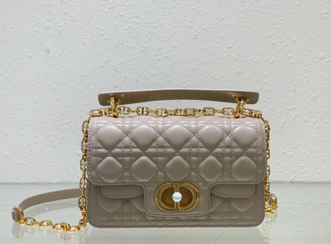 Sac Dior Caro Cannage avec chaîne dorée