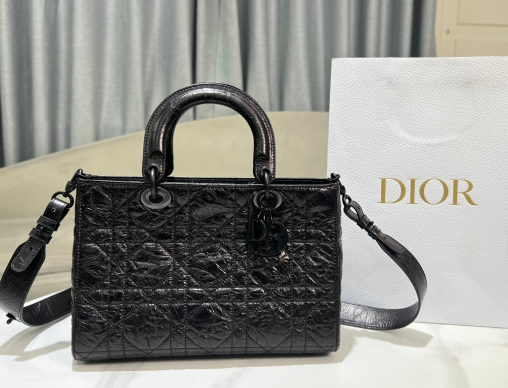 Sac Lady Dior Small noir en cuir Cannage froissé