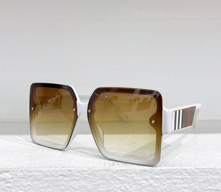 Burberry – Lunettes de soleil Square Check Stripe Signature