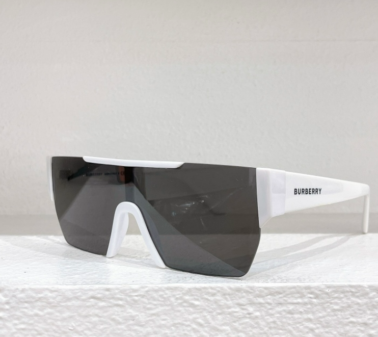 Burberry – Lunettes de soleil Shield Sport Signature