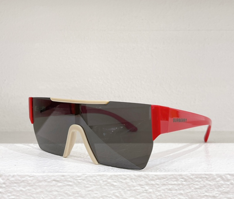 Burberry – Lunettes de soleil Shield Sport Signature