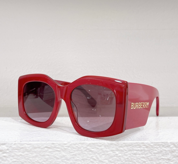 Burberry – Lunettes de soleil Square Oversize Signature
