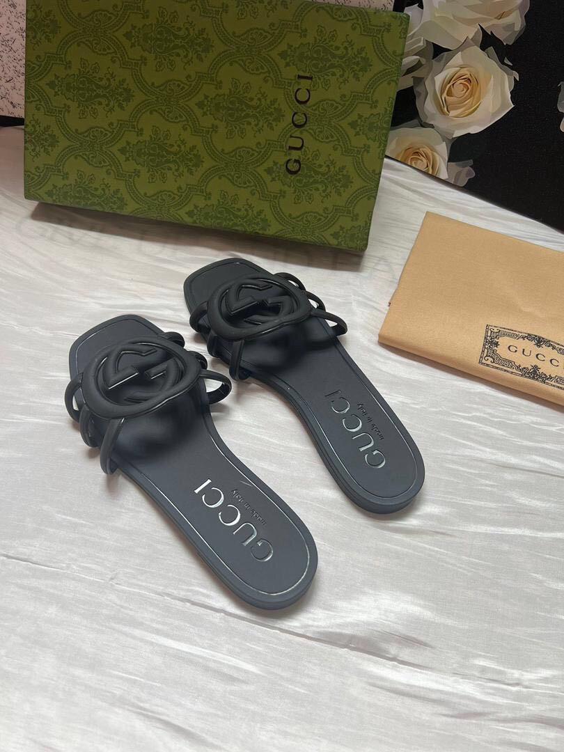 Gucci Interlocking G Slide Sandals