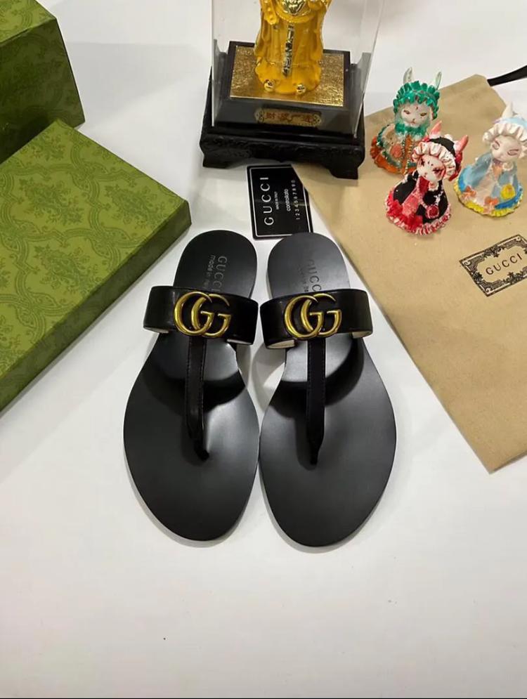 Gucci Interlocking G Thong Sandals