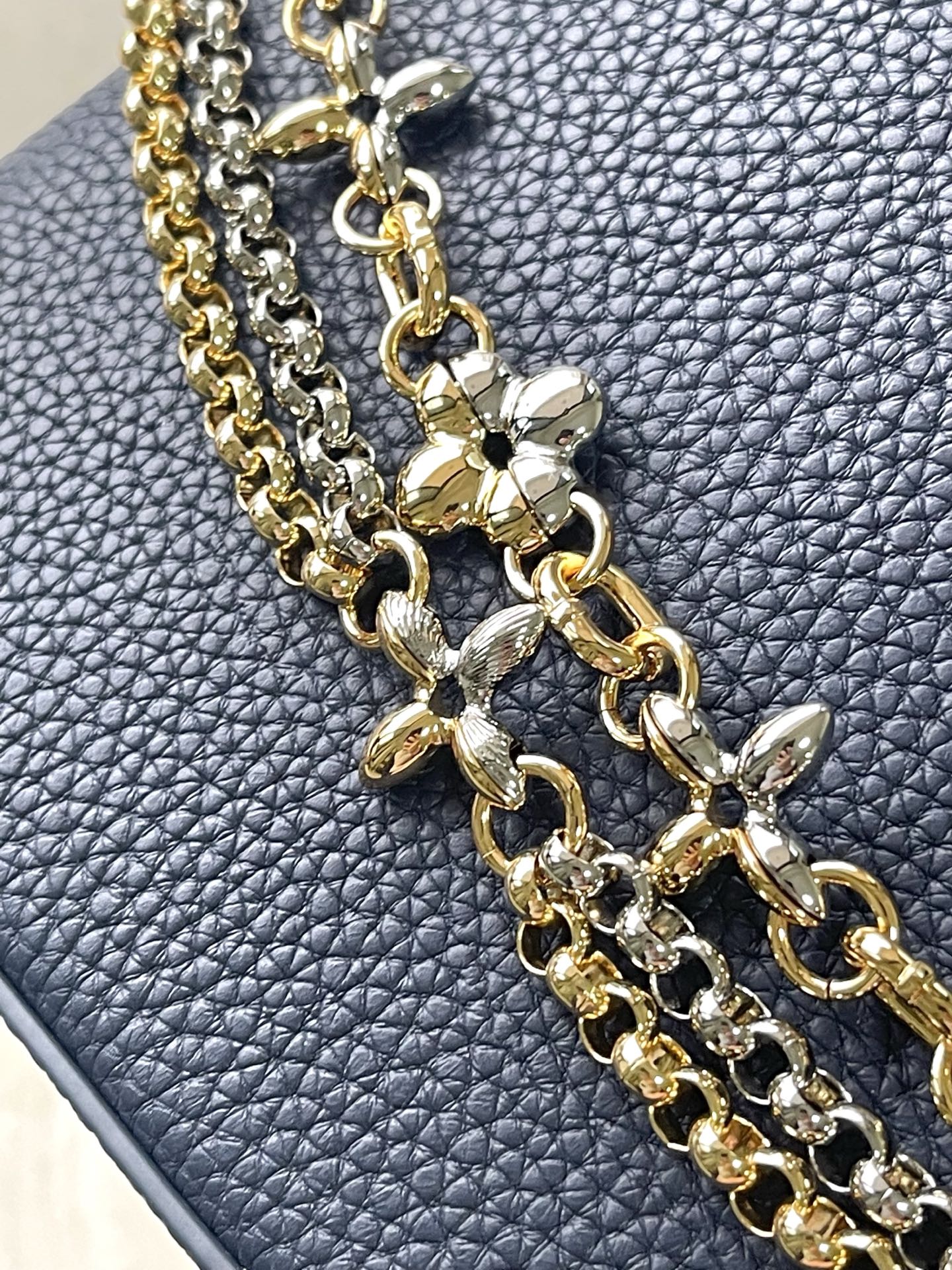 Petit Sac Louis Vuitton Capucines BB